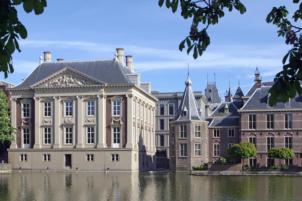 Apartment Canalhouses